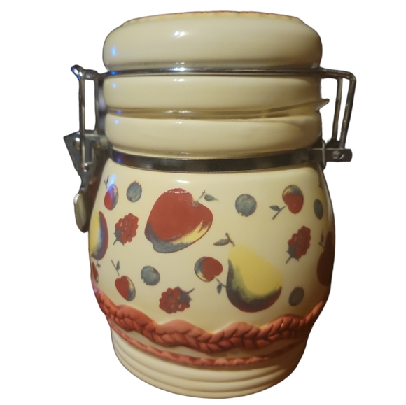 Vtg APPLE PEAR BERRIES CANISTER JAR APOTHECARY CONTAINER FRUIT RED IVORY HINGED - Picture 2 of 7